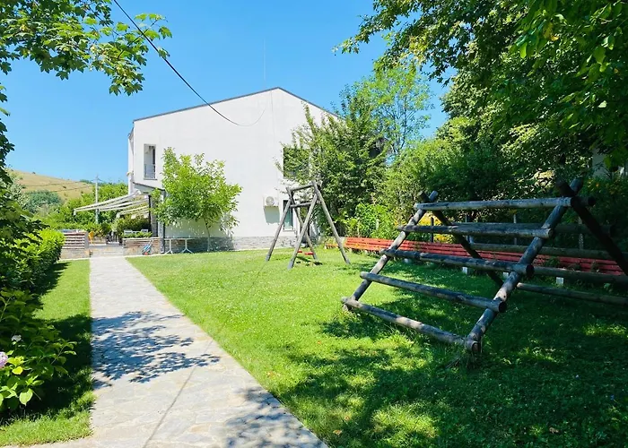 Friends בית נופש *