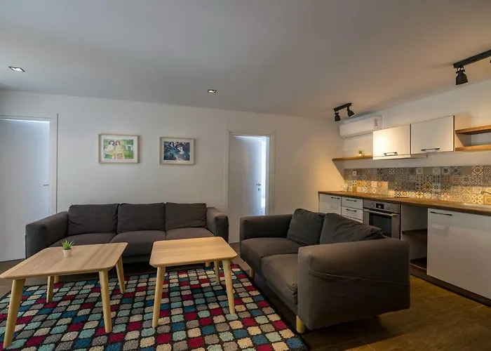 Friends * Kŭrdzhali